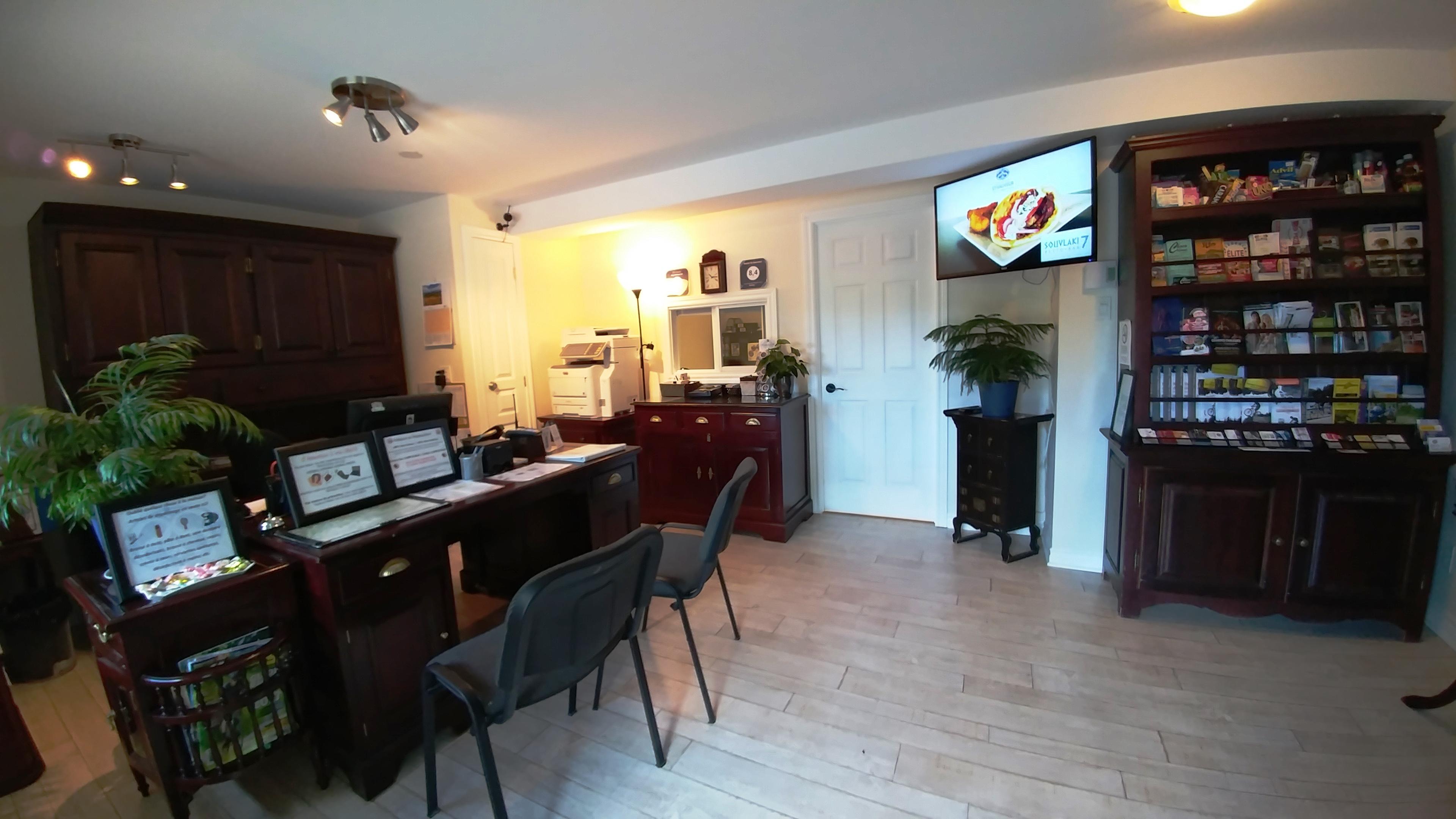 Hotel St-Sauveur Saint-Sauveur-des-Monts Екстериор снимка