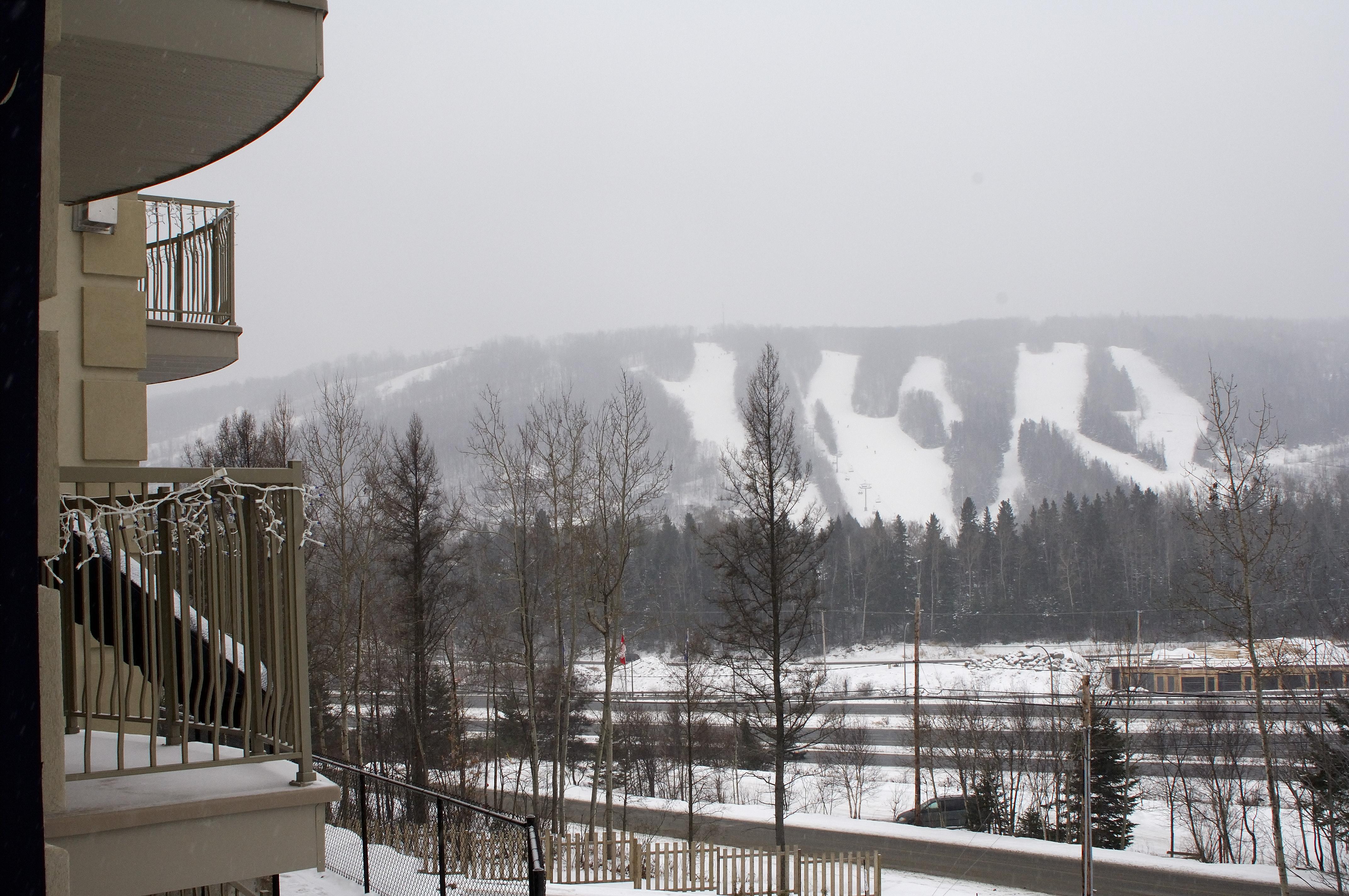 Hotel St-Sauveur Saint-Sauveur-des-Monts Екстериор снимка