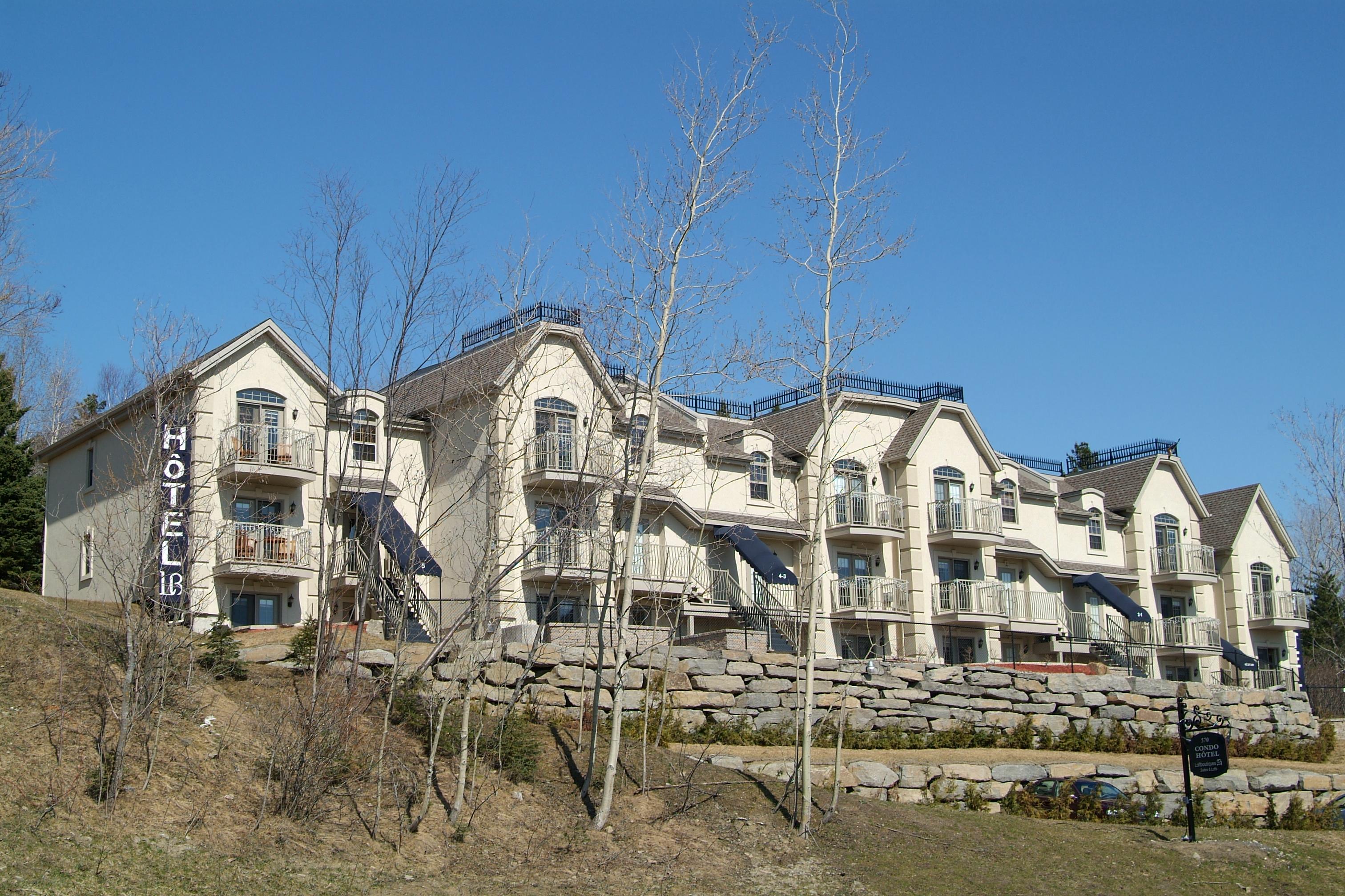 Hotel St-Sauveur Saint-Sauveur-des-Monts Екстериор снимка