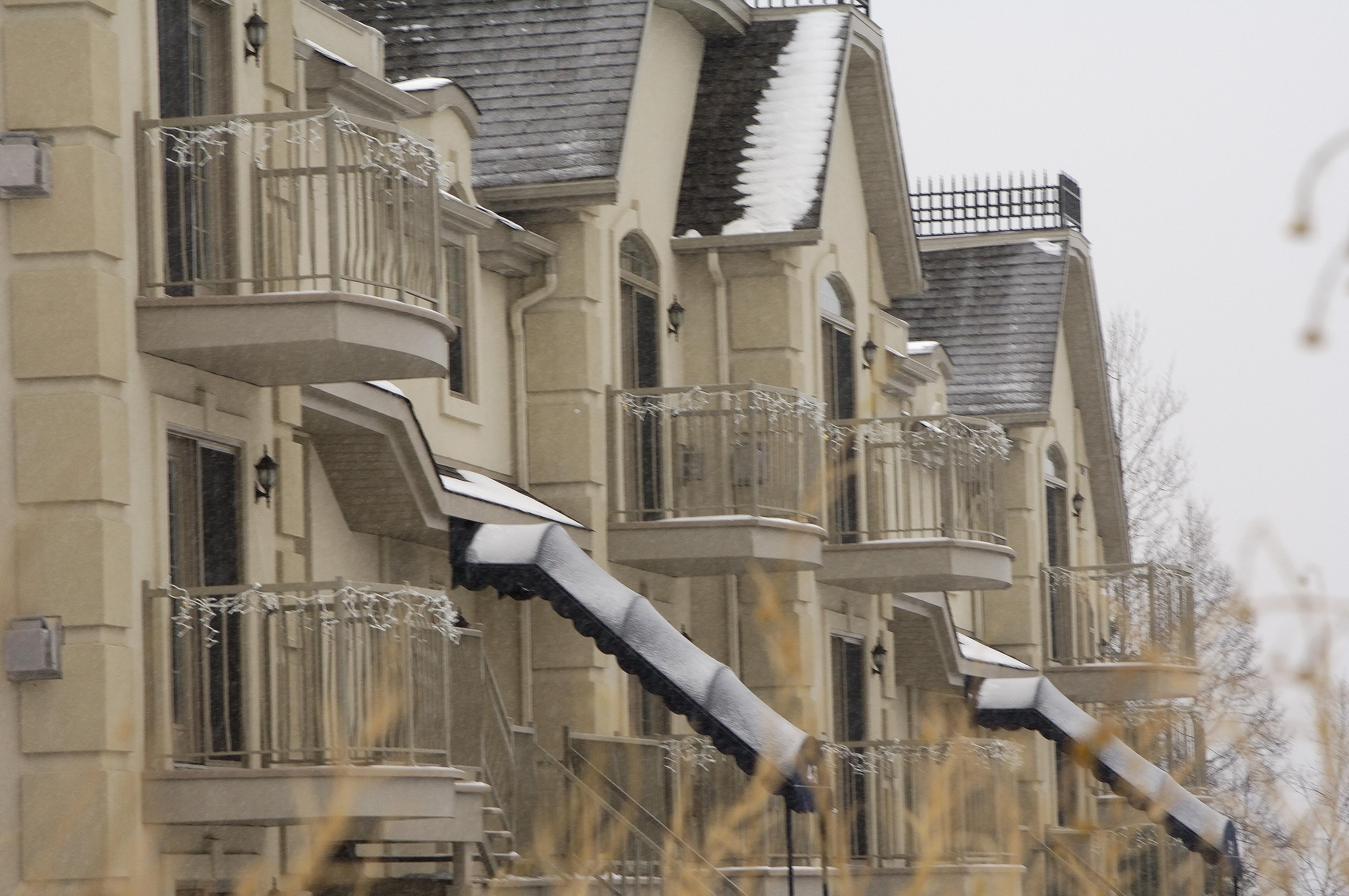 Hotel St-Sauveur Saint-Sauveur-des-Monts Екстериор снимка