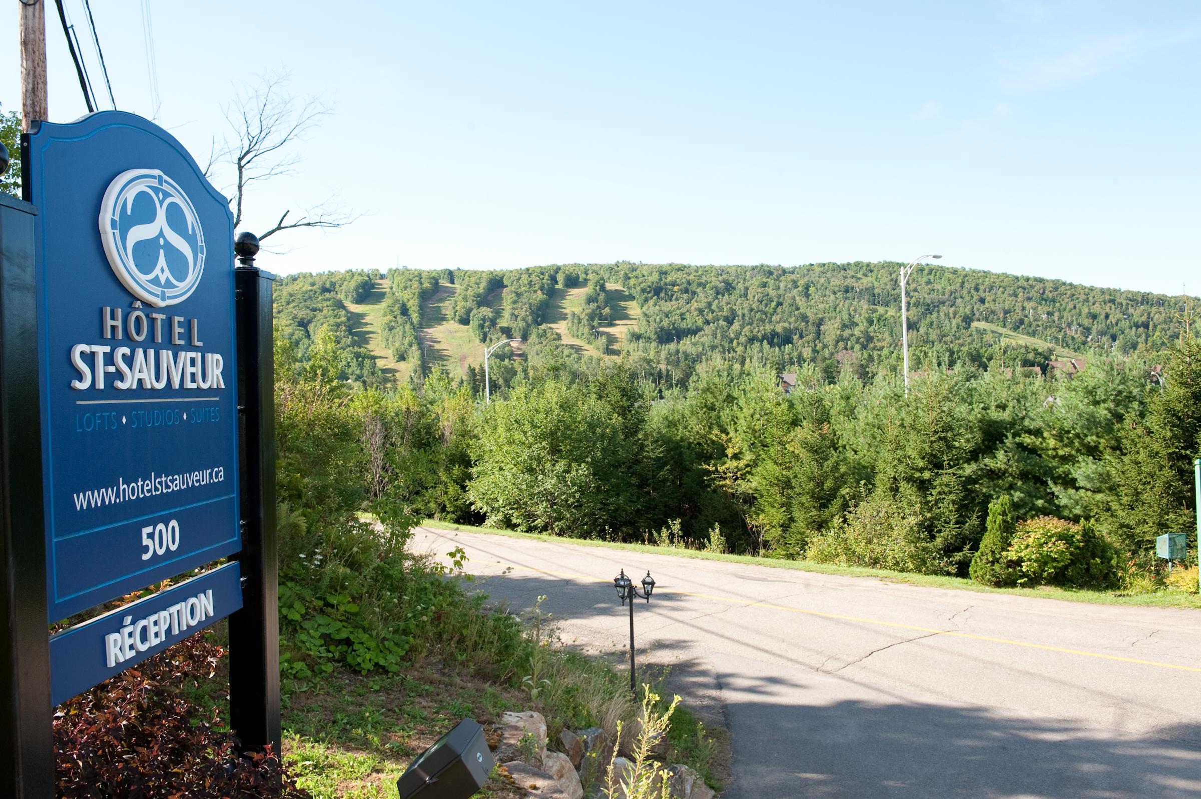 Hotel St-Sauveur Saint-Sauveur-des-Monts Екстериор снимка