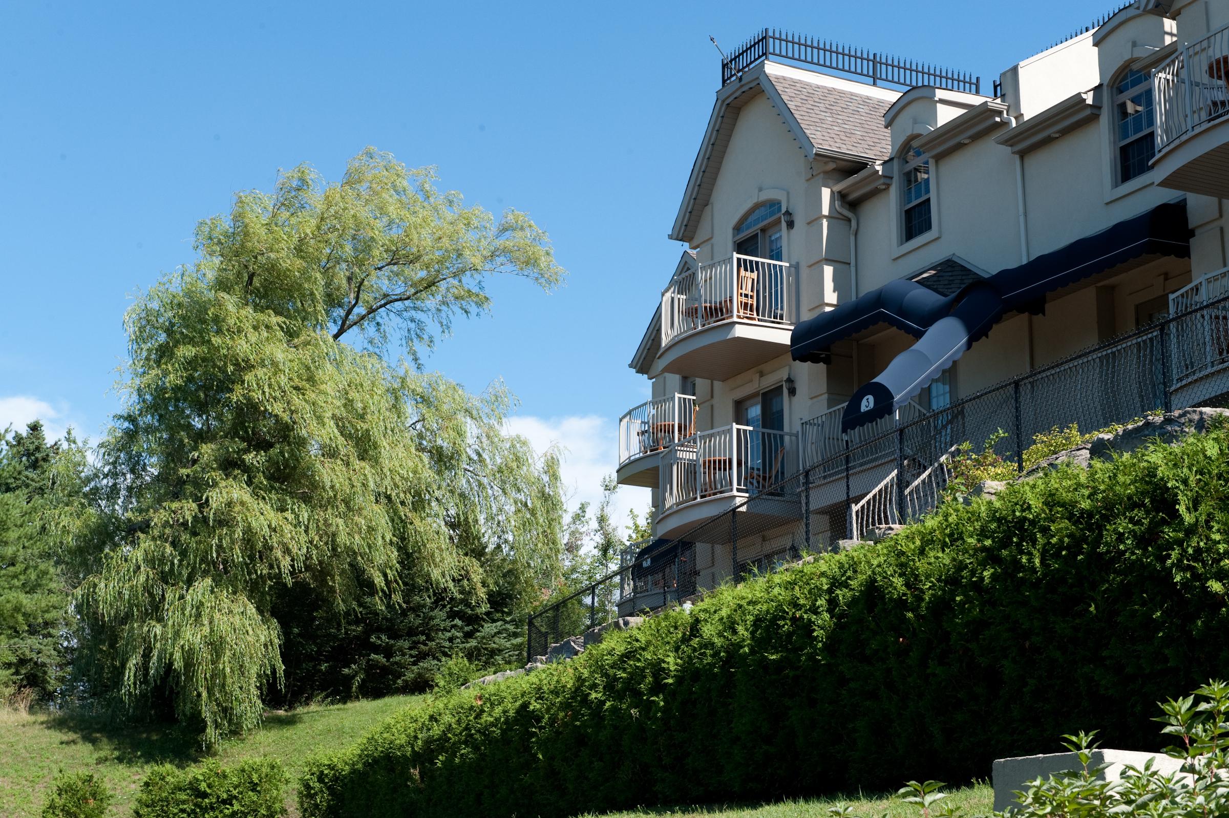 Hotel St-Sauveur Saint-Sauveur-des-Monts Екстериор снимка