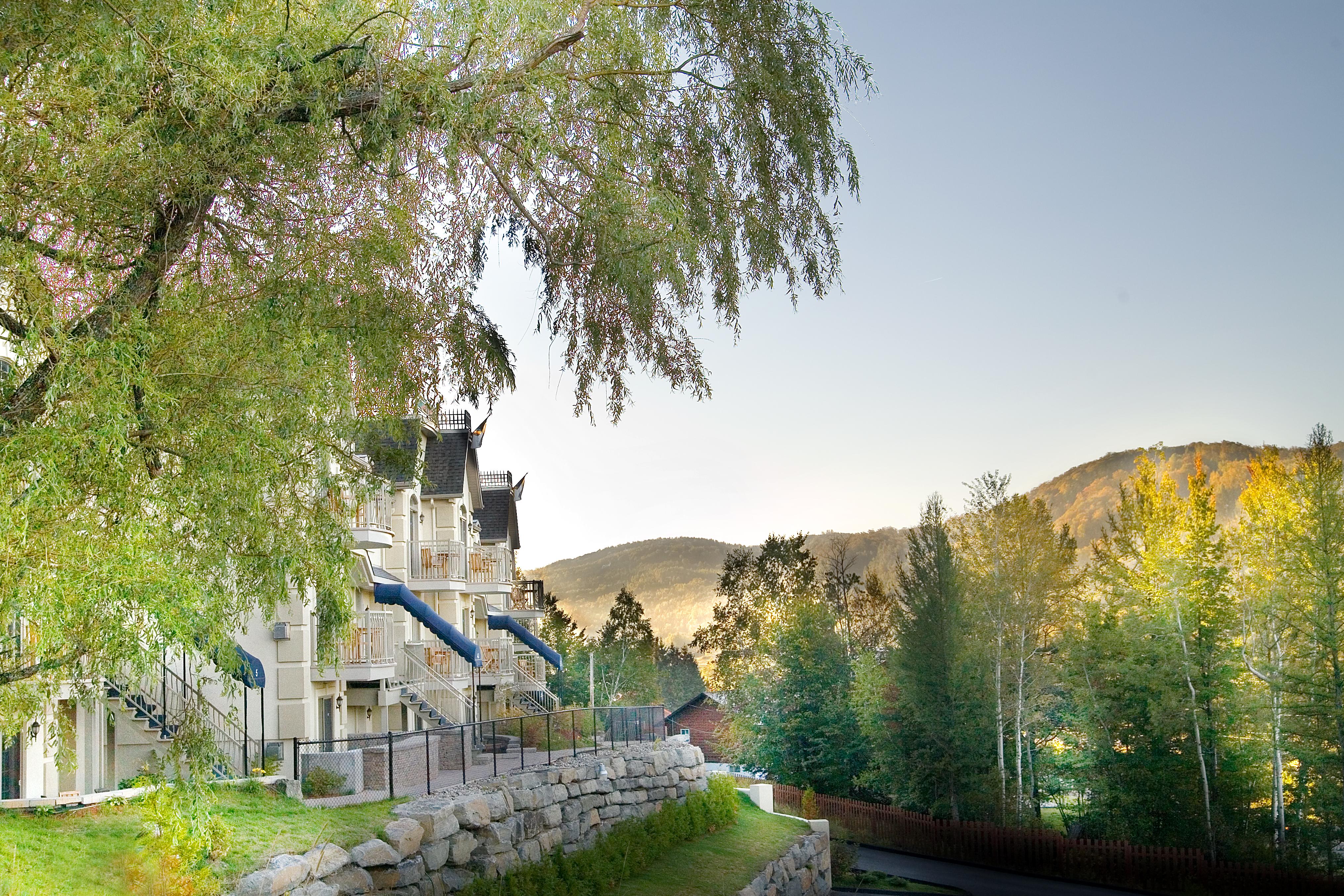 Hotel St-Sauveur Saint-Sauveur-des-Monts Екстериор снимка