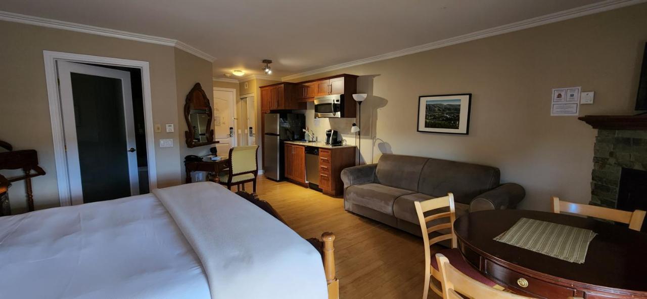 Hotel St-Sauveur Saint-Sauveur-des-Monts Екстериор снимка