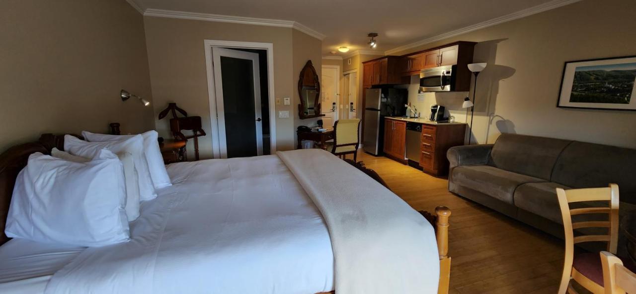 Hotel St-Sauveur Saint-Sauveur-des-Monts Екстериор снимка