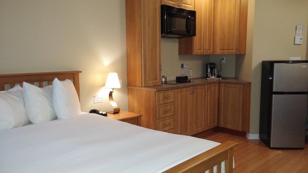 Hotel St-Sauveur Saint-Sauveur-des-Monts Екстериор снимка