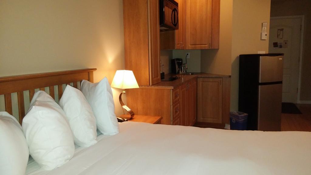 Hotel St-Sauveur Saint-Sauveur-des-Monts Екстериор снимка